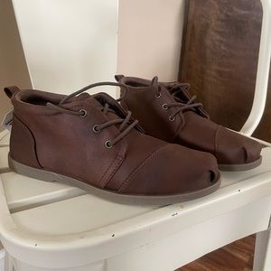 Bob’s Lace up Booties NWT